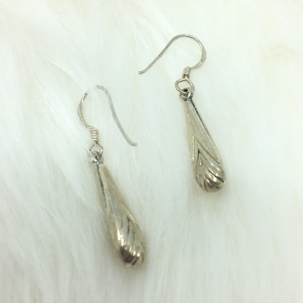 Vintage 925 Sterling Silver Small Teardrop Pierced Dangle Earrings